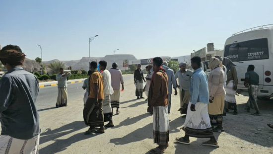 القوات المدعومة سعوديا تمنع الحشود من الوصول إلى سيئون