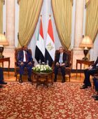 وزير الخارجية المصري يبحث مع نظيره السوداني سبل تعزيز العلاقات الثنائية