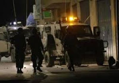 قوات الاحتلال تداهم منزلًا شمال رام الله