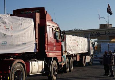 64 شاحنة مساعدات إماراتية تعزز الإغاثة الإنسانية في قطاع غزة