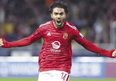 الأهلي المصري يمدد تعاقد مهاجمه الشحات لموسمين