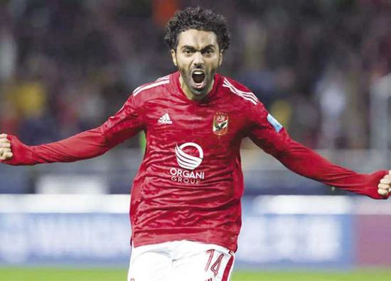 الأهلي المصري يمدد تعاقد مهاجمه الشحات لموسمين