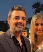 عمرو محمود ياسين يكشف أصعب لحظات مواجهة السرطان: رحلة علاج زوجتي بدأت من جديد