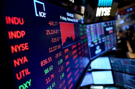 المؤشرات الأمريكية تتراجع قبل الافتتاح وخسائر قوية لأسهم التكنولوجيا