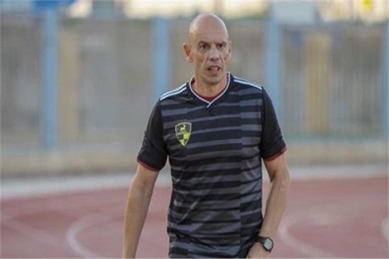 وادي دجلة يعلن وفاة مدربه السابق اليوناني تاكيس جونياس