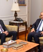 وزير الخارجية المصري يبحث مع الممثل الأعلى لغزة تطورات الأوضاع بالقطاع