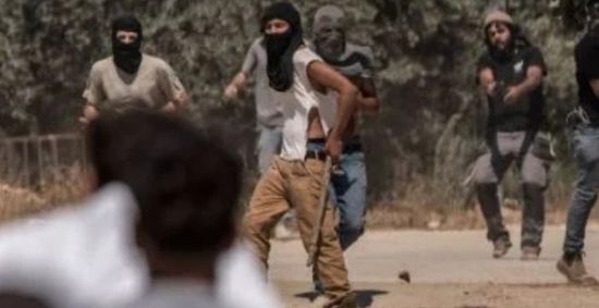 مستوطنون يقتحمون قرية شمال شرق القدس