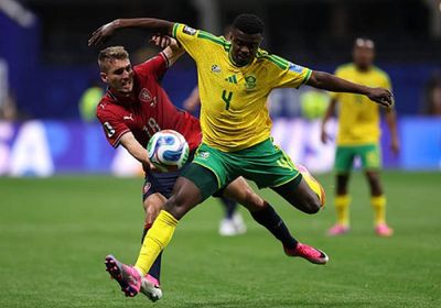 جنوب أفريقيا تطيح بكوريا الجنوبية خارج كأس العالم