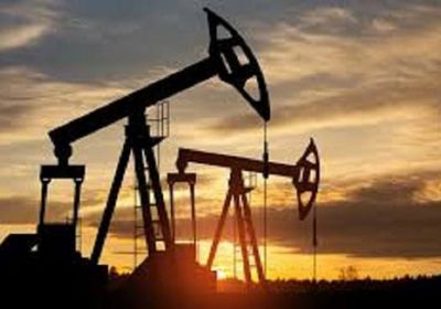 أسعار النفط تواصل الانخفاض اليوم الخميس