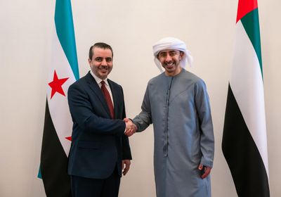 عبدالله بن زايد ووزير الخارجية السوري يبحثان تعزيز التعاون بين البلدين