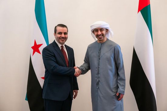 عبدالله بن زايد ووزير الخارجية السوري يبحثان تعزيز التعاون بين البلدين