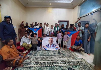 انتقالي حورة يكرم المفرج عنهم من متظاهري مليونية لا للوصاية