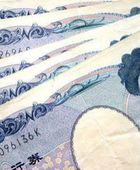 طوكيو تدرس تحسين إدارة احتياطياتها البالغة 1.3 تريليون دولار لدعم الين