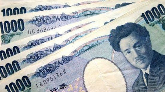 طوكيو تدرس تحسين إدارة احتياطياتها البالغة 1.3 تريليون دولار لدعم الين