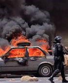 الشرطة السنغالية تفرق متظاهرين يعارضون تعديلا دستوريا مقترحا