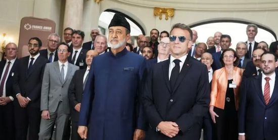ماكرون: فرنسا وعمان ستعملان على إزالة الألغام من مضيق هرمز