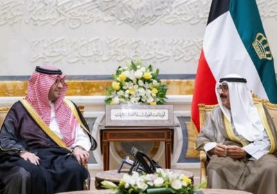 أمير الكويت يستقبل الأمير تركي بن محمد بن فهد في قصر بيان