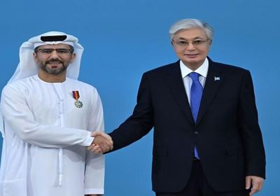 تكريم رفيع من كازاخستان.. رئيس الدولة يمنح محمد جمعة الشامسي "وسام الصداقة"