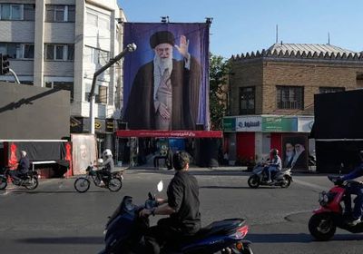 تجمعات في طهران مع بدء الاستعداد لمراسم تشييع خامنئي