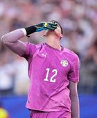 حارس باراجواي أفضل لاعب في مباراة فرنسا