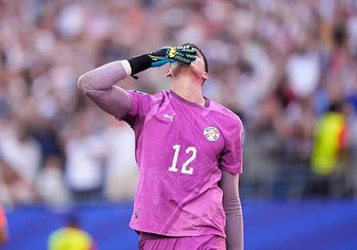 حارس باراجواي أفضل لاعب في مباراة فرنسا