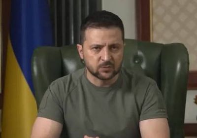 زيلينسكي يعلن استهداف محطة نفطية رئيسية في سان بطرسبرغ