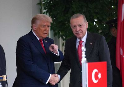 ترامب يغادر إلى تركيا لحضور قمة الناتو