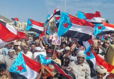 أبناء سقطرى يحتشدون رفضا للوصاية السعودية والاحتلال