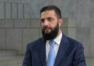الشرع يعلن عن اتفاق مع ماكرون لبدء تبادل السفراء