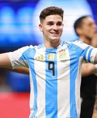 ألفاريز يشارك أساسيا مع إجراء الأرجنتين ثلاثة تغييرات لمواجهة مصر