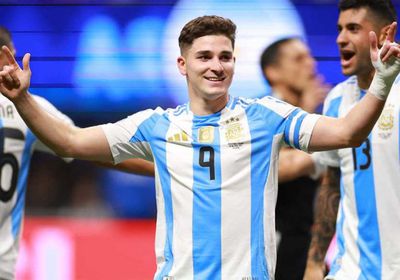 ألفاريز يشارك أساسيا مع إجراء الأرجنتين ثلاثة تغييرات لمواجهة مصر