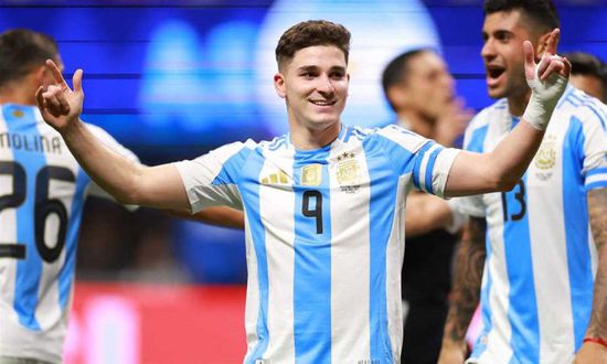 ألفاريز يشارك أساسيا مع إجراء الأرجنتين ثلاثة تغييرات لمواجهة مصر