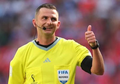 منع الحكام الإنجليز من إدارة مباريات الأرجنتين في كأس العالم يثير التساؤلات