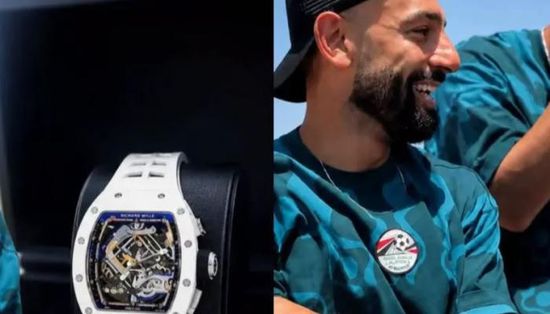 ساعة محمد صلاح الفاخرة تخطف الأنظار.. تعرف على سعرها