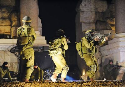 إصابة 9 فلسطينيين في هجوم لقوات الاحتلال ومستوطنين بالضفة