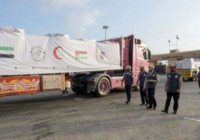 تحمل 792 طناً.. 5 قوافل مساعدات إماراتية تدخل إلى غزة