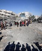 مسؤولون: مقتل 10 في غزة بنيران إسرائيلية بينهم طفل
