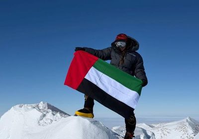 فاطمة العوضي.. إماراتية في الـ18 تواصل تحدي القمم السبع نحو إنجاز عالمي جديد