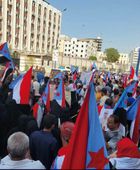 وقفة أمام مقر السلطة المحلية بعدن رفضا للوصاية السعودية