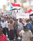 اصطفاف جماهيري جنوبي يتمسك بالثوابت وخلف المجلس الانتقالي لمواجهة التسويات المشبوهة