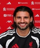 ليفربول يحصّن أحد نجومه.. سوبوسلاي يوقع عقدًا جديدًا حتى 2031