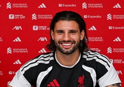ليفربول يحصّن أحد نجومه.. سوبوسلاي يوقع عقدًا جديدًا حتى 2031