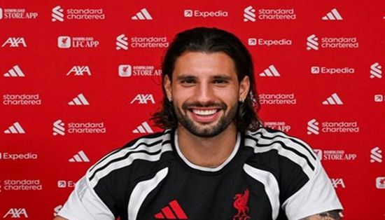 ليفربول يحصّن أحد نجومه.. سوبوسلاي يوقع عقدًا جديدًا حتى 2031