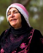 وفاة الفنانة الأردنية فتحية الفاعوري صاحبة أغنية "بحبك يا عقرب"