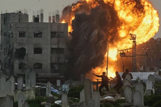 إصابة فلسطينيين في قصف مدفعي على حي الزيتون