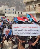انطلاق مسيرة حاشدة رفضًا لمشاريع الوصاية في سقطرى