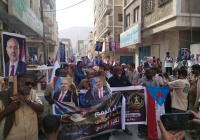 مسيرة سلمية في المكلا تنديدا بالوصاية السعودية والاحتلال