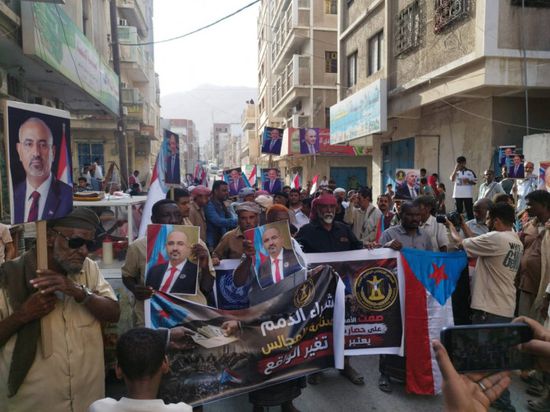 مسيرة سلمية في المكلا تنديدا بالوصاية السعودية والاحتلال