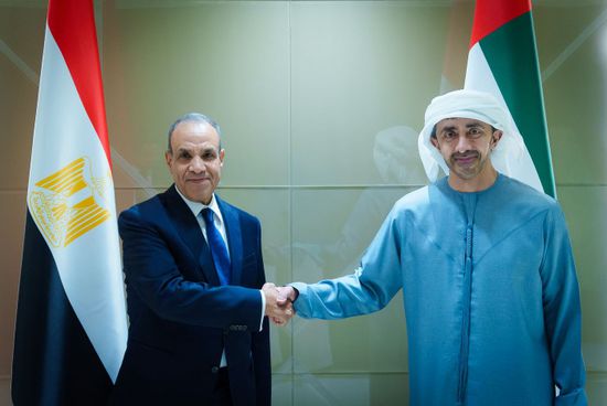عبدالله بن زايد يستقبل وزير الخارجية المصري في أبوظبي