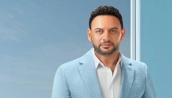 مصطفى قمر ينضم إلى مسلسل "عيلة تعمل عمايل" ويغني تتر العمل